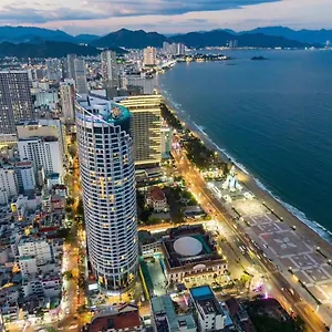 Hotel Oceanfront Panorama